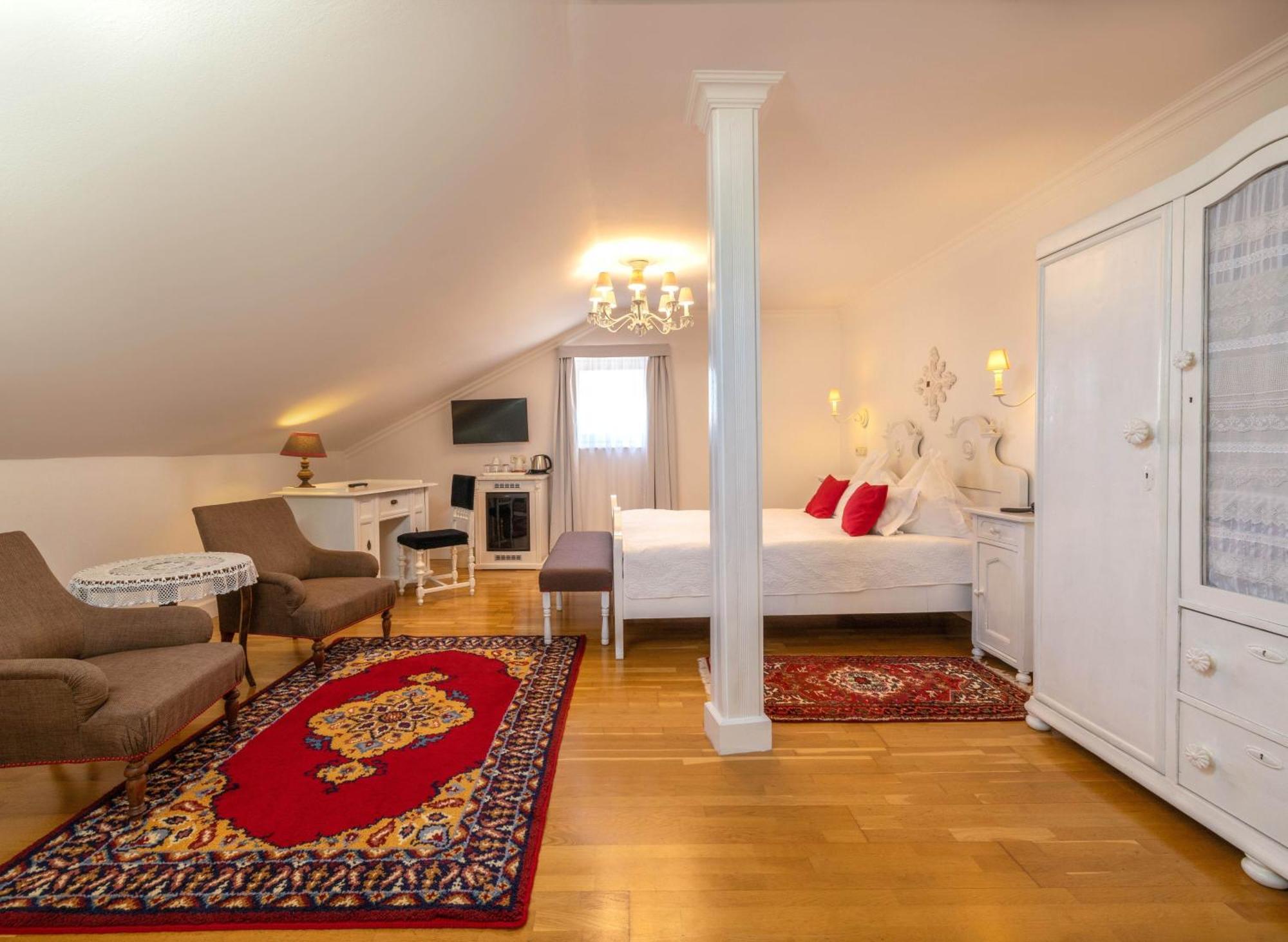 Boutique Hotel Szarcsa Székesfehérvár Eksteriør billede
